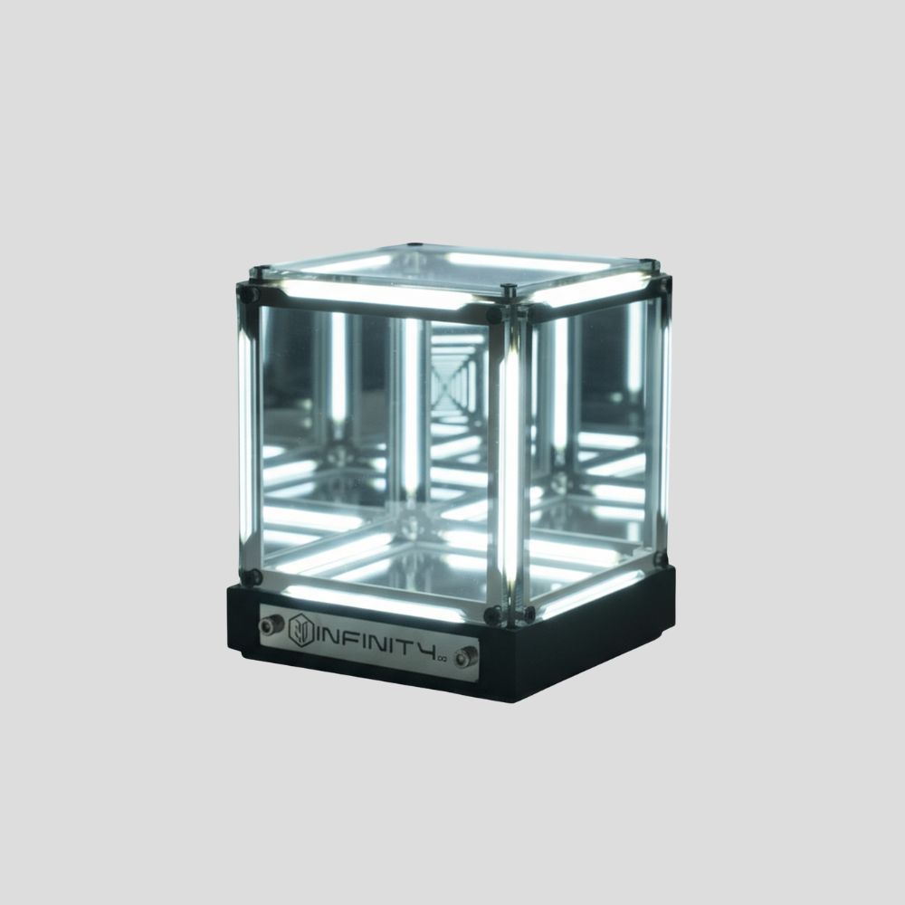 INFINITY Light – Geometric LED Desk Sculpture