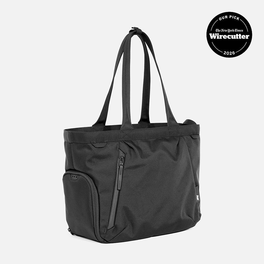 Aer Gym Tote 2 product image - AER11018 gymtote2 black 34hero ce1a8780-e543-43a3-a8bb-e4725fb0156a