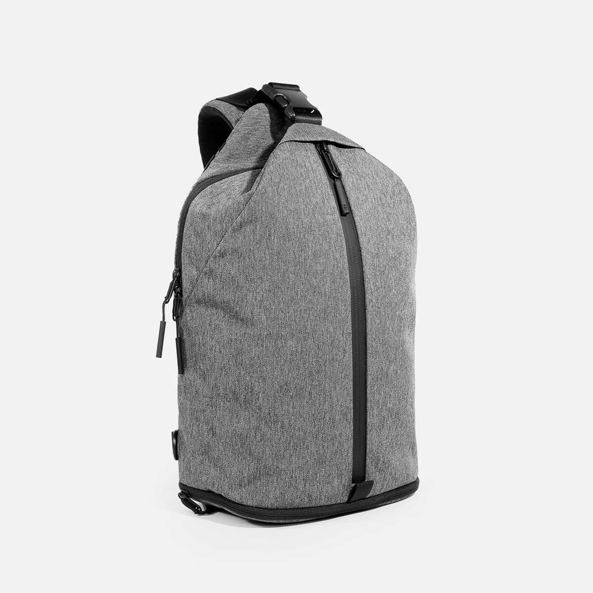 Aer Sling Bag 3 product image - AER12013 slingbag3 gray 34hero