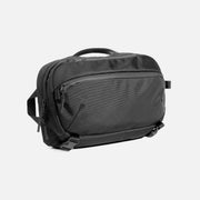 Aer Travel Sling 2 product image - AER21013 travelsling2 black 34hero