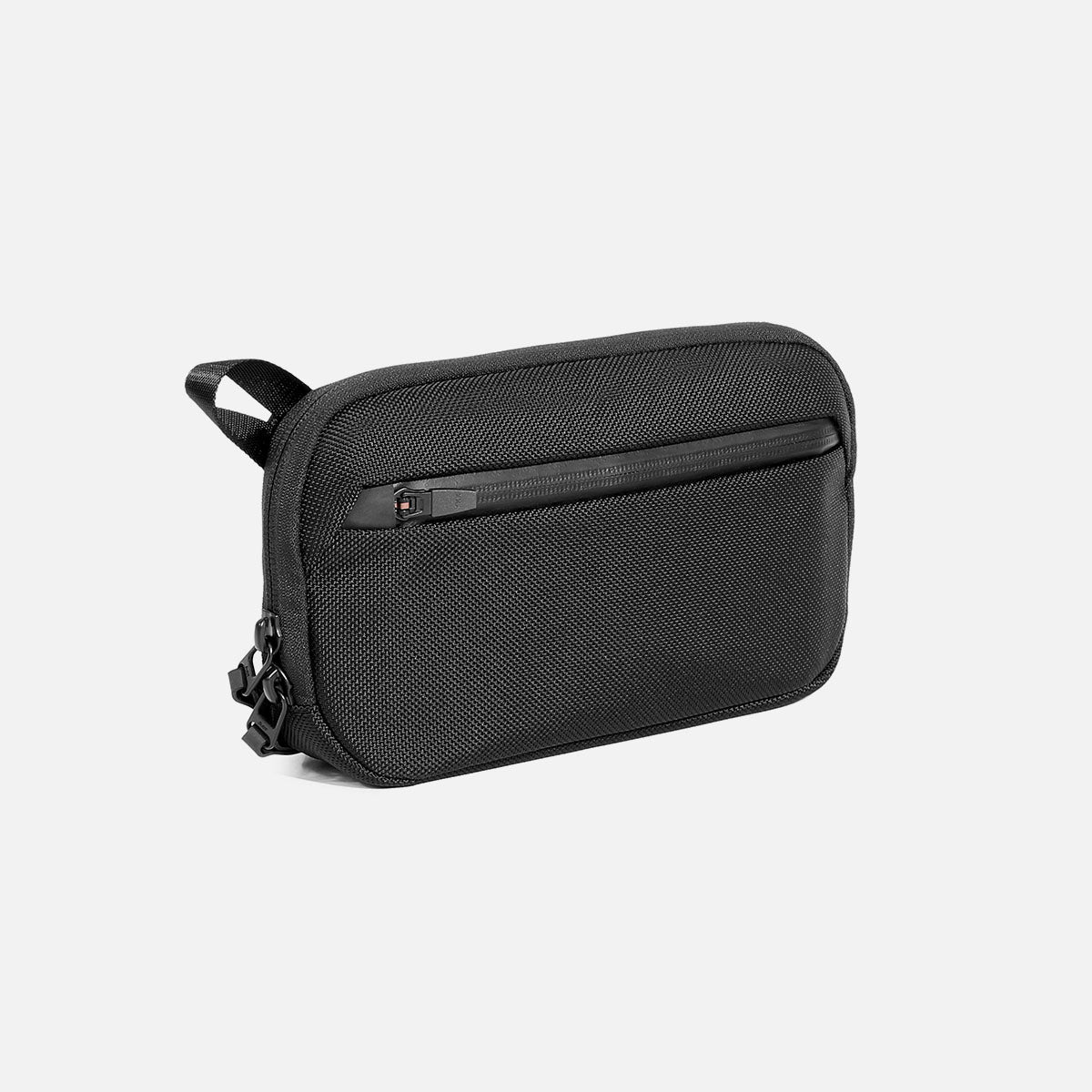 Aer Slim Pouch 2 product image - AER21062 slimpouch2 black 34hero