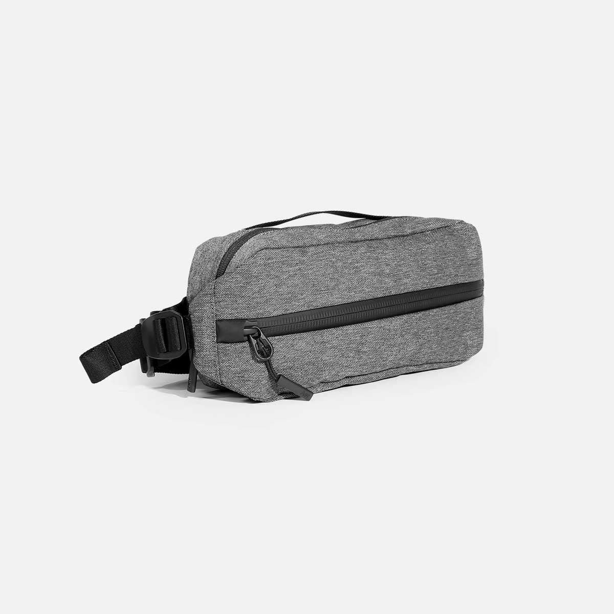 Aer City Sling 2 X-Pac product image - AER22031 citysling2 gray 34hero 3af51bf1-c402-4cd4-935e-5758c8f8e23b