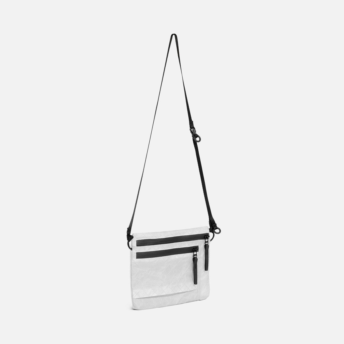 Aer Simple Pouch product image - AER79004 simplepouch ultra white 34hero
