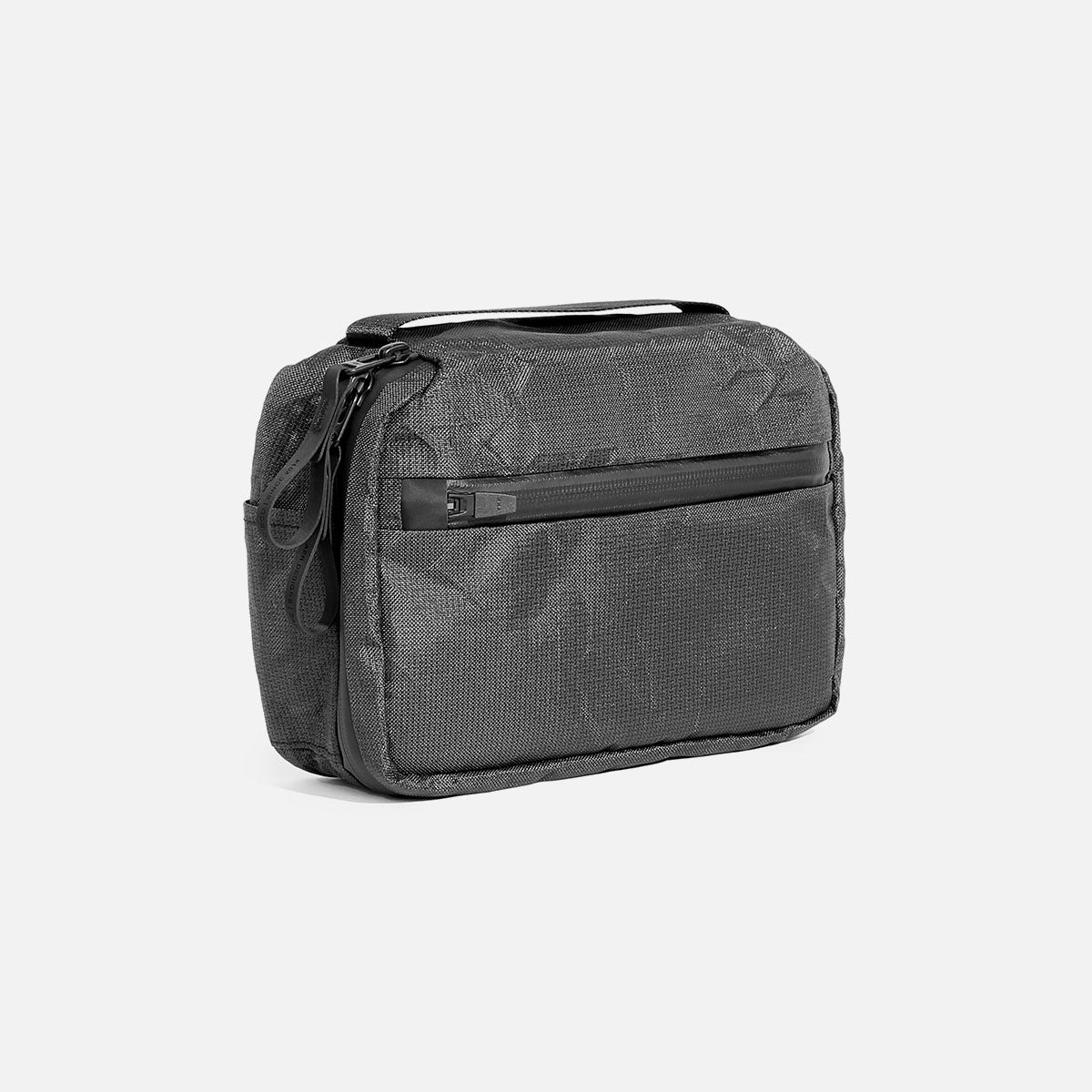 Aer Travel Kit 2 Ultra product image - AER91043 travelkit2 ultra 34hero