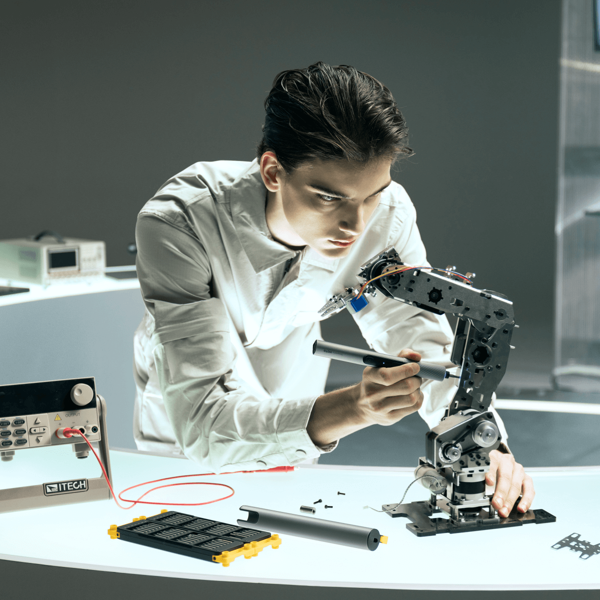 SNAPBLOQ™ S-A01 Electric Precision Screwdriver Master Set Hoto product image