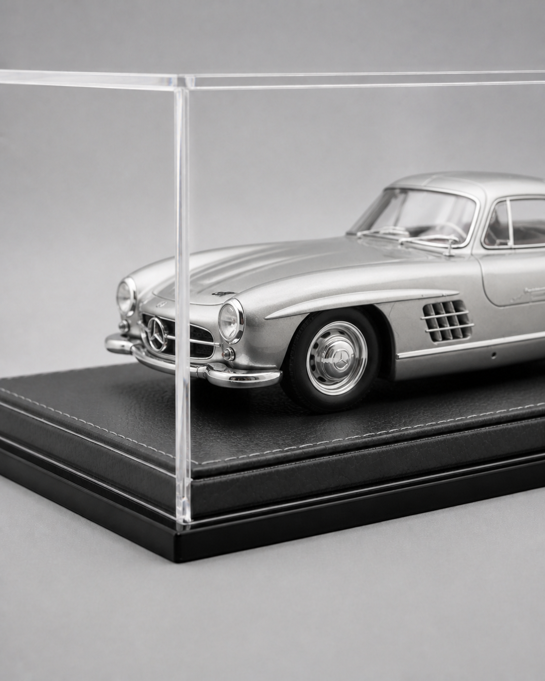 1:18 Acrylic Model Car Display Case - PNG product image