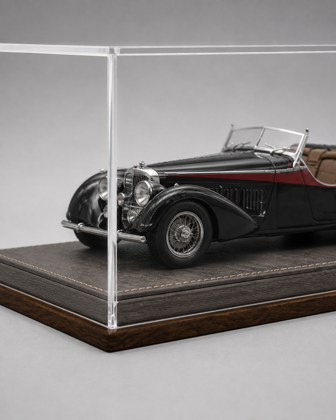 1:18 Acrylic Model Car Display Case - PNG product image