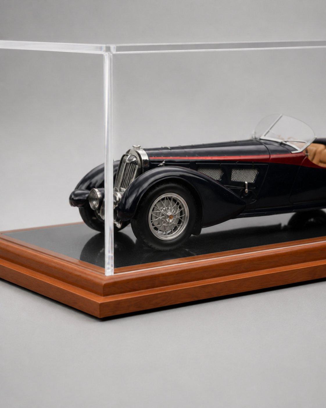 1:18 Acrylic Model Car Display Case - PNG product image