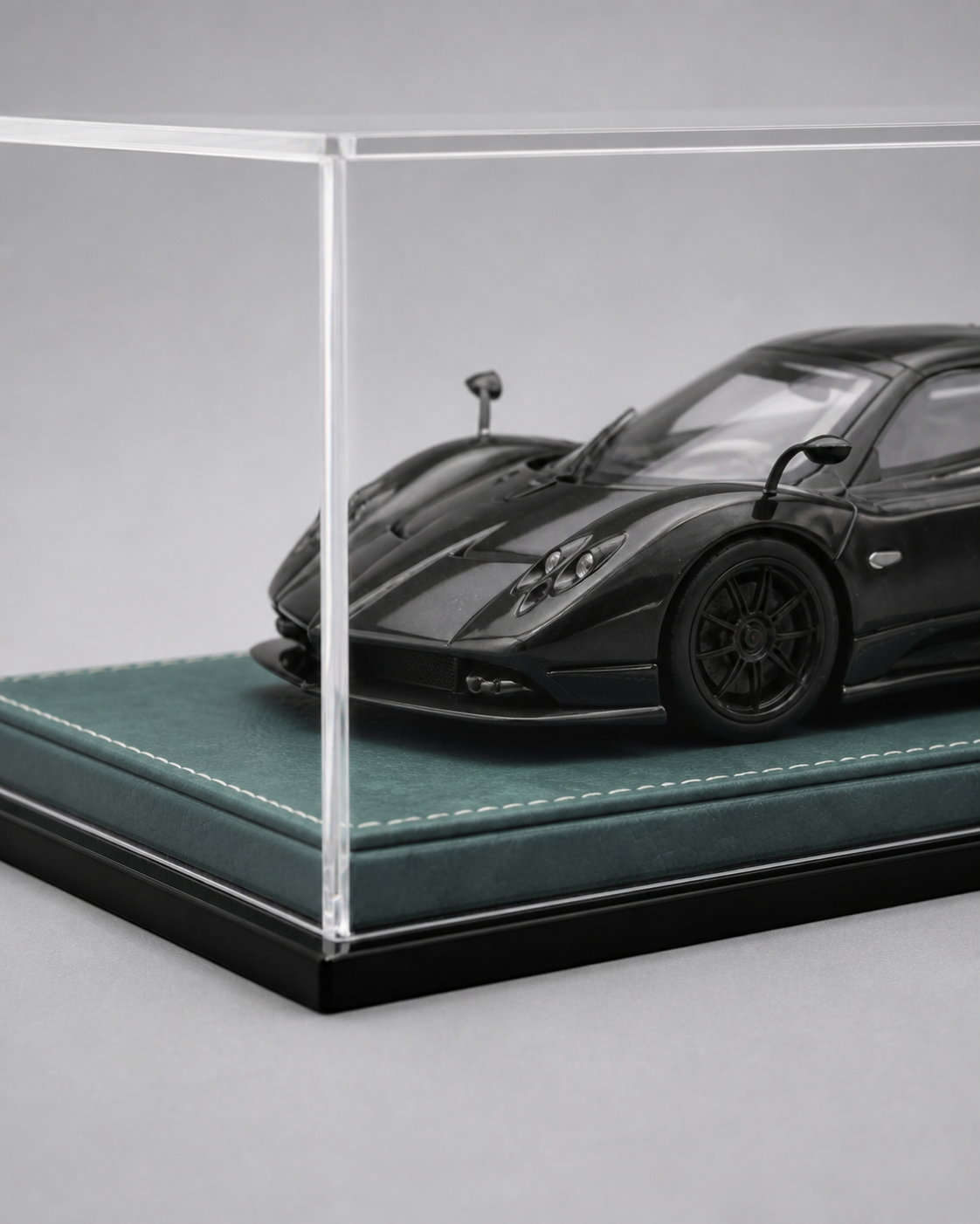 1:18 Acrylic Model Car Display Case - PNG product image