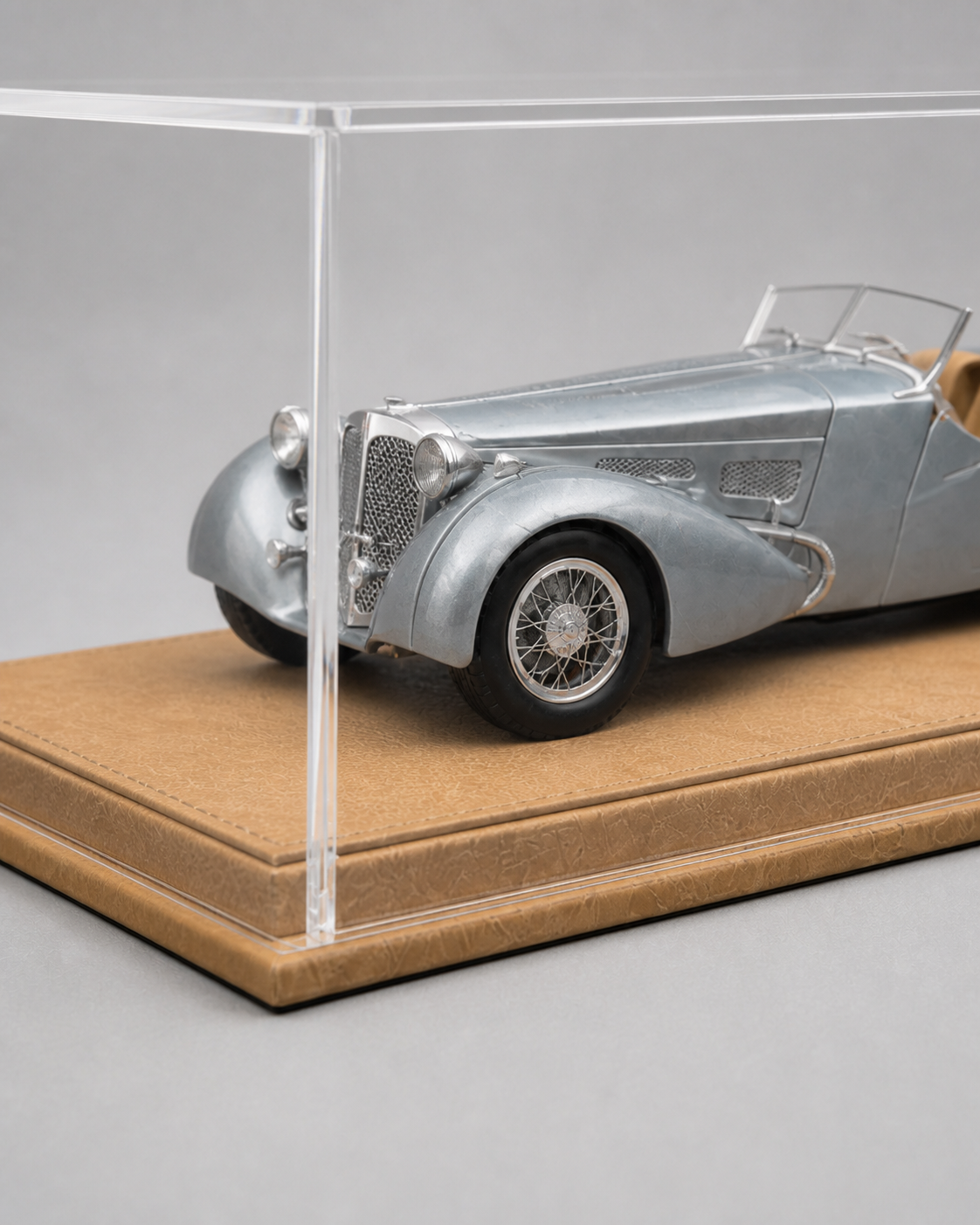 1:18 Acrylic Model Car Display Case - PNG product image
