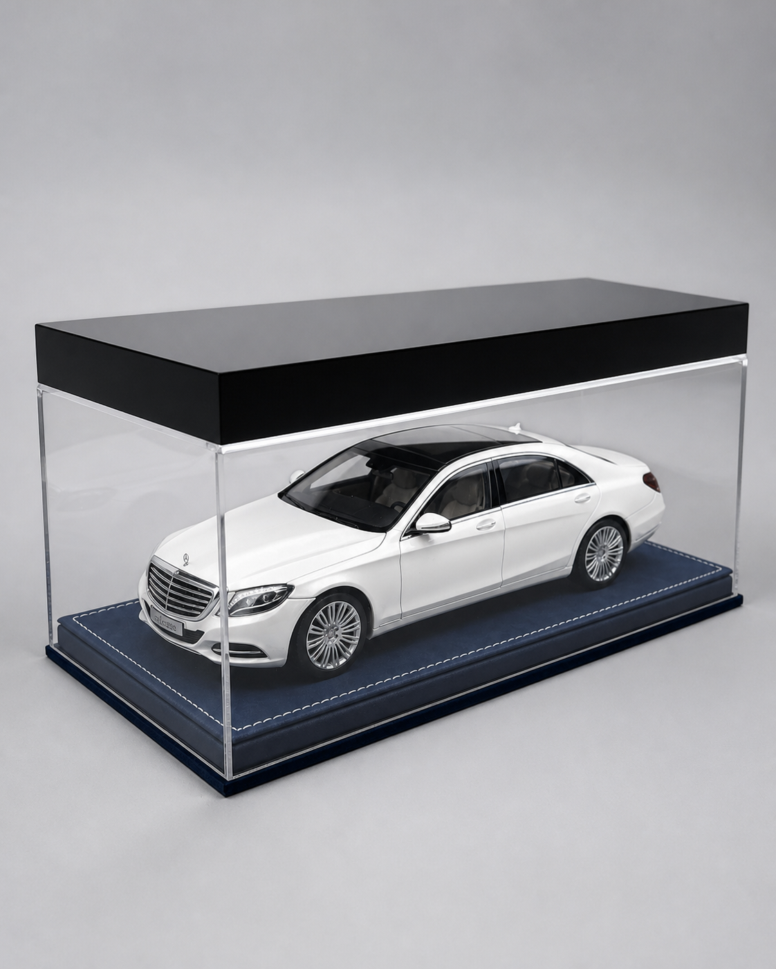 1:18 Acrylic Model Car Display Case - PNG product image