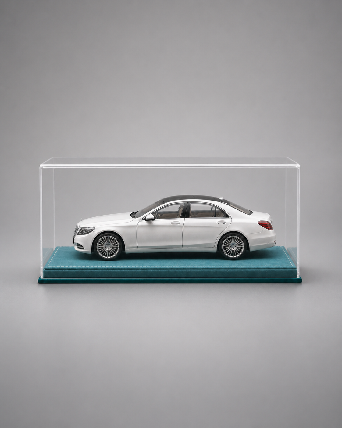1:18 Acrylic Model Car Display Case - PNG product image