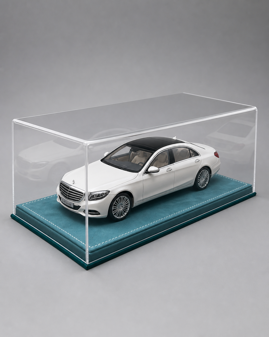 1:18 Acrylic Model Car Display Case - PNG product image