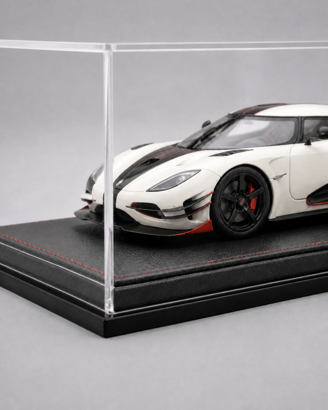 1:18 Acrylic Model Car Display Case - PNG product image